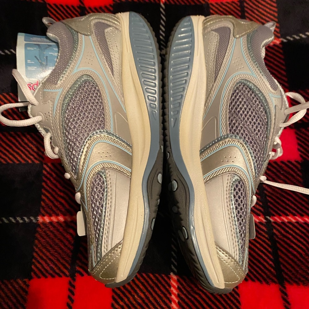 VTG Skechers Shape-ups Women's Silver Sneakers size 8.5 NIB - Picture 7 of 10